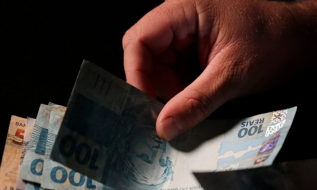 Governo da Paraíba paga salários de dezembro aos servidores estaduais nesta sexta-feira